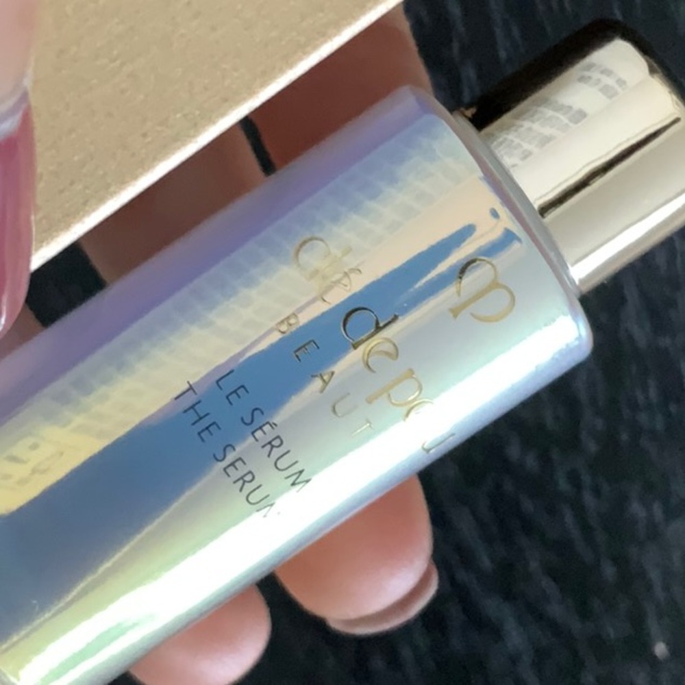 Cle De Peau The Serum 7mL mini deluxe travel size Cle De Peau Le serum packettes